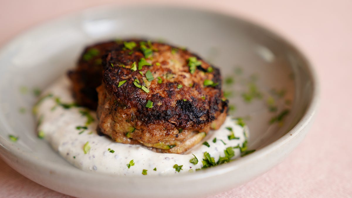 Turkey and zucchini meatballs with sauce